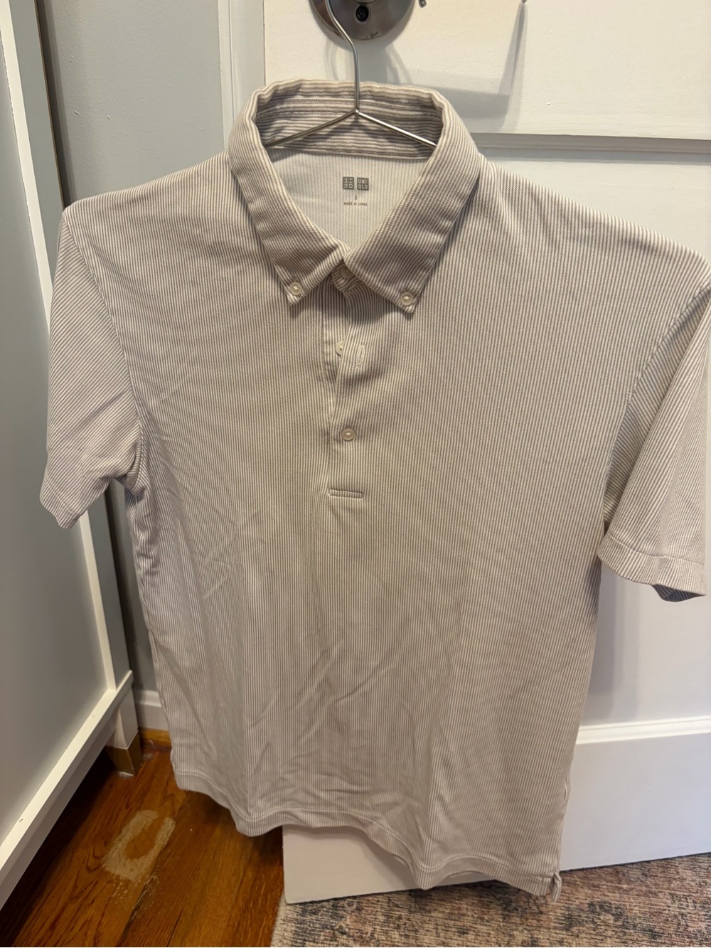Men’s Uniqlo Short-Sleeve Beige Striped Polo